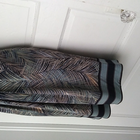 NWOT BCBGMaxazria Allover Print Halter Dress - Picture 7 of 12